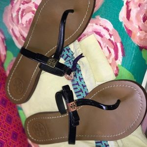 Toe Burch Bow Sandals Size 8.5